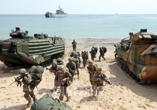 米・南朝鮮軍の上陸訓練