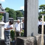 寺院横に位置する朝鮮人犠牲者慰霊碑