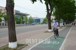 平壌につくられた新しい自転車専用道路