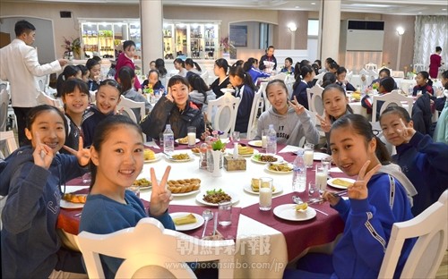 在日朝鮮学生少年団、平壌に到着／2018年迎春公演に参加