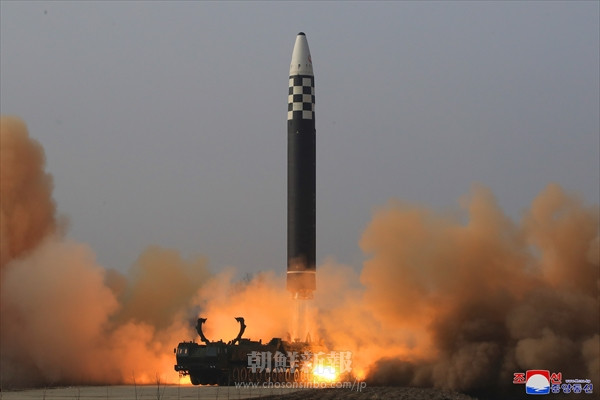 ICBM「火星砲―17」型試射で成功／金正恩総書記が命令、指導