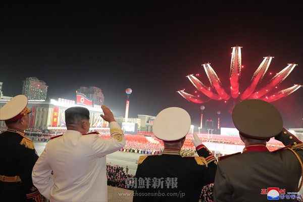 朝鮮人民革命軍創建９０周年慶祝閲兵式、盛大に挙行