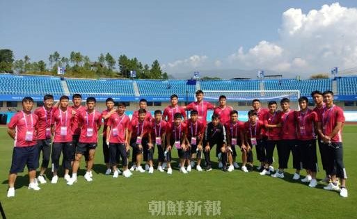 〈杭州アジア大会〉サッカー男子初戦控え、試合会場で練習