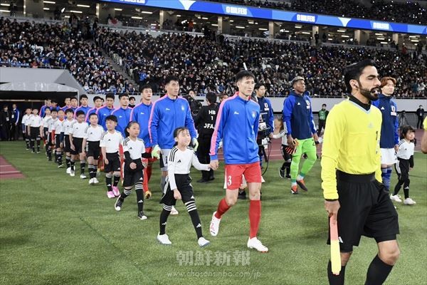 〈2026W杯アジア2次予選〉朝鮮学校児童がエスコートキッズに／選手らと堂々入場