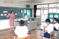〈교실에서 – 미래를 가꾸는 우리 선생님 52〉도찌기조선초중급학교  6학년 국어 서채련교원