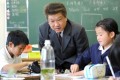 〈교실에서-미래를 가꾸는 우리 선생님 63〉도꾜제9초급 리과 조홍천교원