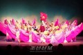 대를 이어 민족의 꽃을 피워나가는 《길잡이》로／오까야마에서 새 세대동포녀성들의 학교채리티공연
