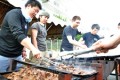 〈동일본대진재〉 상공련, 청상회 《焼肉塾》 성원들 피해지에서 2번째 식사공급