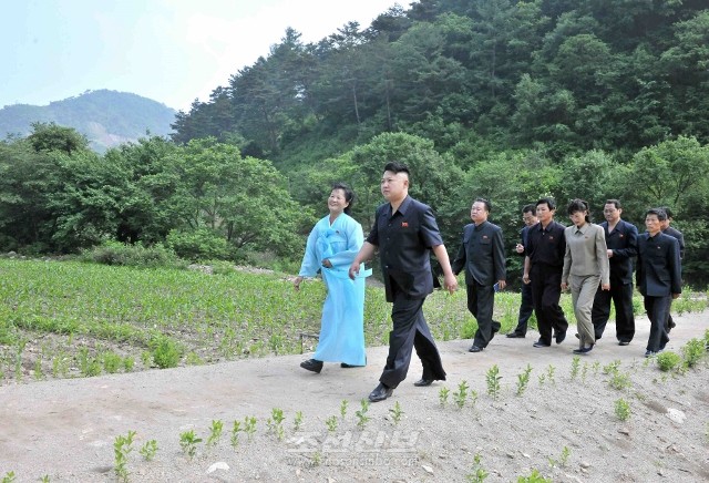 김정은원수님께서 유평혁명사적지를 돌아보시였다.(조선중앙통신)