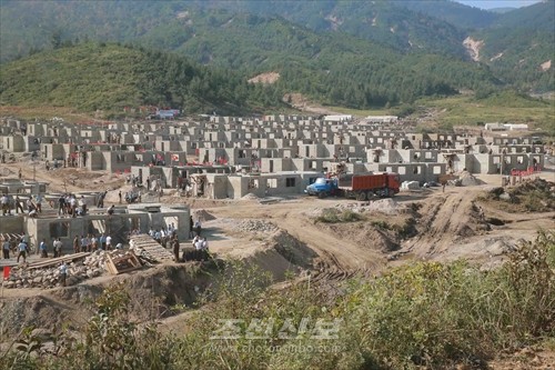 김정은원수님께서 라선시피해복구전투를 현지지도하시였다.(조선중앙통신)