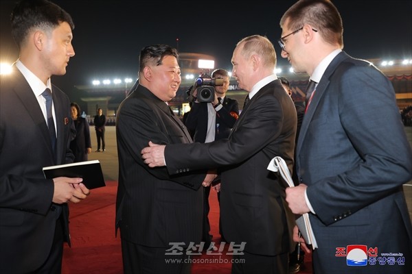 우리 나라를 국가방문한 로씨야련방 대통령 평양을 출발