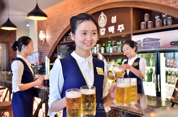 〈새 거리의 상업봉사시설 1〉화성대동강맥주집