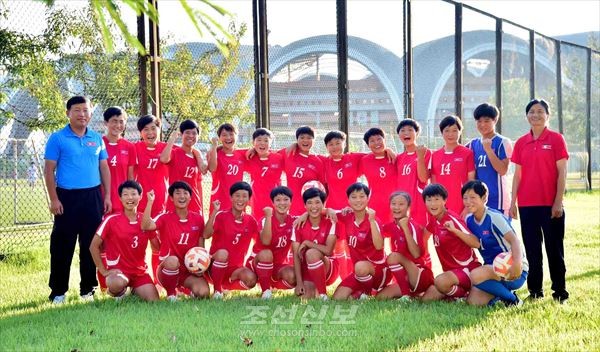 국제무대에서 맹활약／련마한 기술을 과시한 평양국제축구학교 학생들