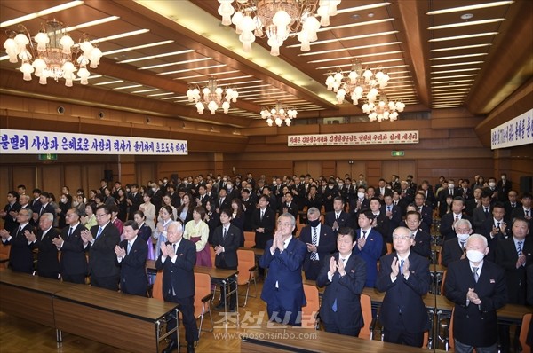 김정일대원수님의 탄생 83돐경축 재일본조선인중앙대회에서 한 박구호제1부의장의 보고(요지)