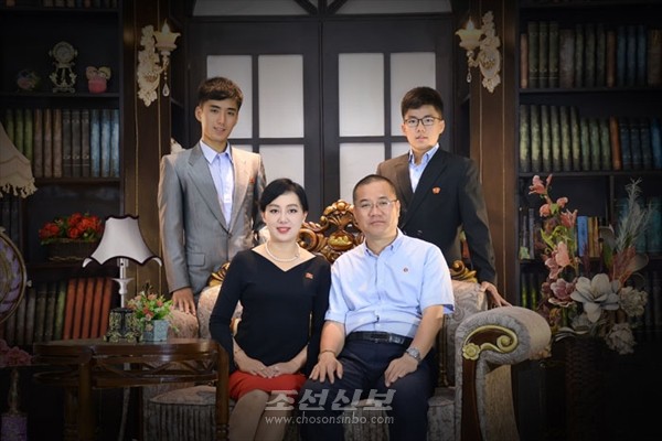 애국의 대를 이어가는 평양보링관 관장