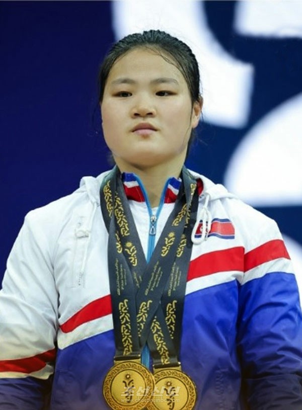 리새별선수 제3차 아시아청소년경기대회 력기 녀자 69㎏급경기에서 우승