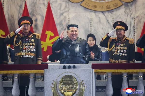 조선로동당 제9차대회기념 열병식 성대히 거행